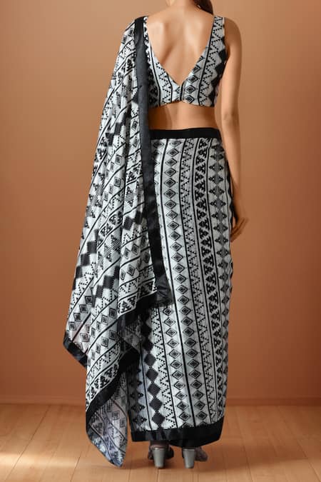 Shop_Naintara Bajaj_Off White V-neck Printed Pre-draped Saree Set _at_Aza_Fashions