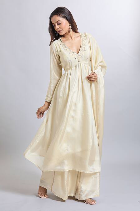 Samyukta Singhania_Cream Tissue Embroidery V-neck Anarkali Set _at_Aza_Fashions