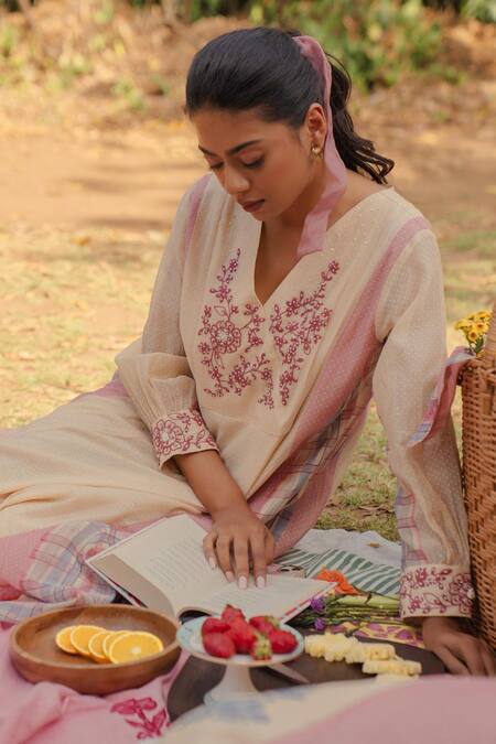 Buy_Pants And Pajamas_Beige Chanderi Embroidery Split V-neck Kurta Set With Stole _Online_at_Aza_Fashions