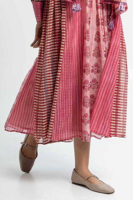 Buy Pants And Pajamas Pink Chanderi Round Neck Printed Kurta Set Online at Aza Fashions Buy_Pants And Pajamas_Pink Chanderi Round Neck Printed Kurta Set _Online_at_Aza_Fashions