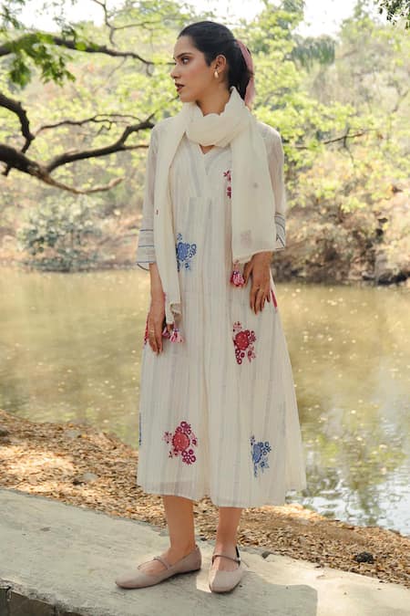 Pants and Pajamas White Chanderi Printed Kurta Set 