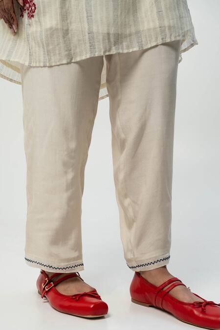 Buy Pants And Pajamas White Chanderi Embroidery V-neck Floral Printed Kurta Set Online at Aza Fashions Buy_Pants And Pajamas_White Chanderi Embroidery V-neck Floral Printed Kurta Set _Online_at_Aza_Fashions