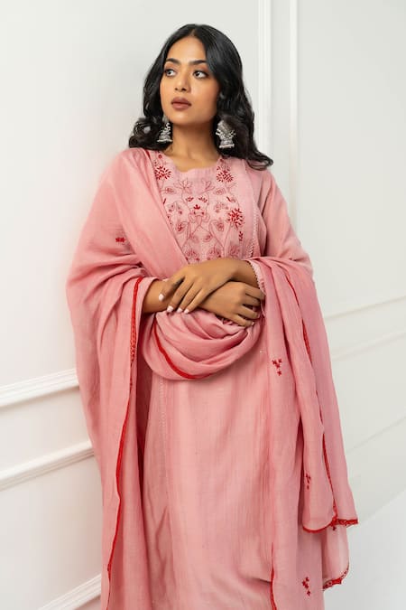 Pants And Pajamas_Pink Chanderi Embroidery Round Neck Kurta Set With Dupatta _Online_at_Aza_Fashions