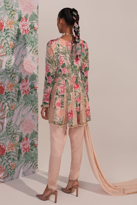 Shop Mustard Moon By Neyha And Vrinda Green Georgette, Modal Beads, Embroidery, Sequins V-neck Floral Kurta Set at Aza Fashions Shop_Mustard Moon By Neyha And Vrinda_Green Georgette, Modal Beads, Embroidery, Sequins V-neck Floral Kurta Set _at_Aza_Fashions