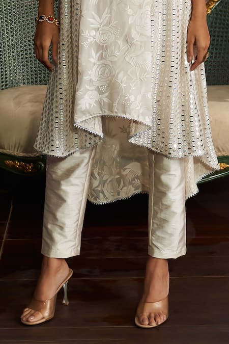 Mustard Moon By Neyha And Vrinda_Ivory Georgette, Silk Embroidery, Sequins Keyhole Neck Rhea Kurta Set _Online_at_Aza_Fashions