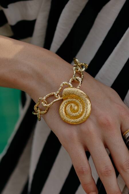 Arvino Gold Plated Coral Shell Link Bracelet Online at Aza Fashions Arvino_Gold Plated Coral Shell Link Bracelet _Online_at_Aza_Fashions