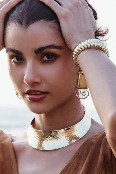 Buy_Arvino_Gold Plated Dune Collar Necklace _Online_at_Aza_Fashions