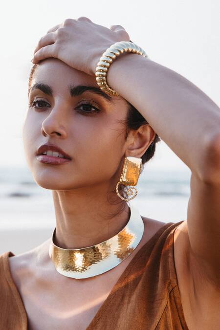 Buy_Arvino_Gold Plated Odyssey Twist Statement Earrings 