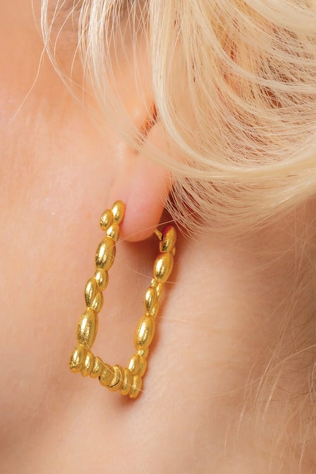 Shop_Arvino_Gold Plated Beads Sunlit Ripple Huggies 