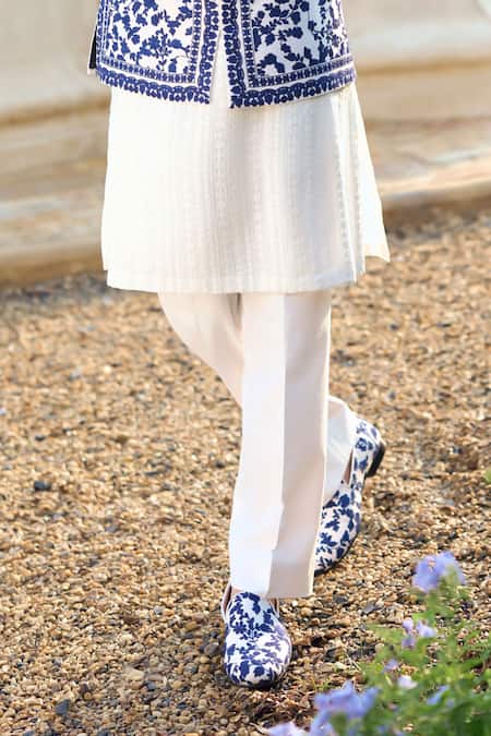 Buy_Seema Gujral_Ivory Silk Embroidery Raw Bundi Kurta Pant Set _Online_at_Aza_Fashions