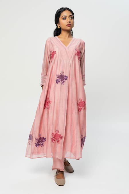 Buy Pants And Pajamas Pink Chanderi Embroidery V-neck Long Kurta Online at Aza Fashions Buy_Pants And Pajamas_Pink Chanderi Embroidery V-neck Long Kurta _Online_at_Aza_Fashions