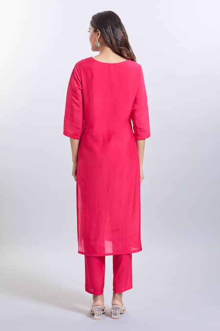 Samyukta Singhania Embroidered Pink Kurta Set 