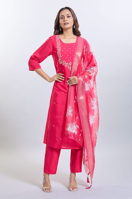Samyukta Singhania Embroidered Pink Kurta Set 