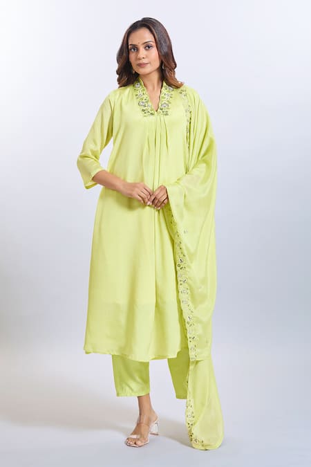 Samyukta Singhania_Yellow Embroidery V-neck Kurta Set _Online_at_Aza_Fashions