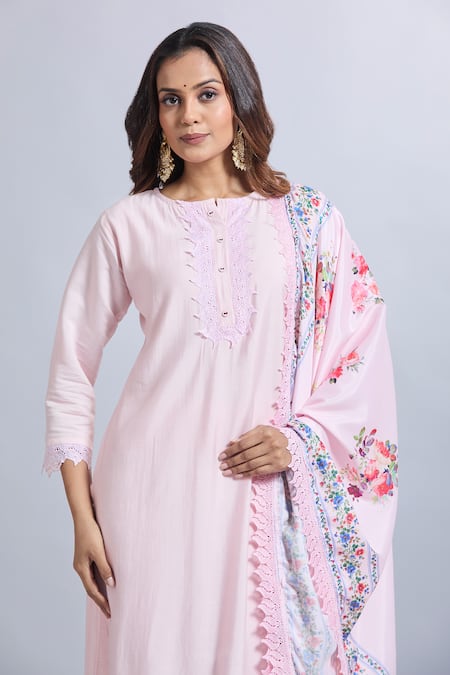 Buy_Samyukta Singhania_Pink Viscose, Chanderi, Jacquard Embroidery Round Neck Kurta Set With Dupatta 
