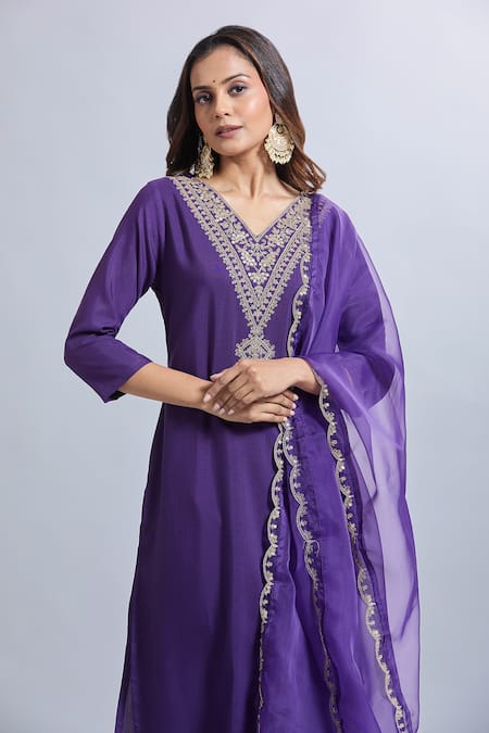 Samyukta Singhania_Purple Viscose, Organza Embroidery V-neck Kurta Set _at_Aza_Fashions