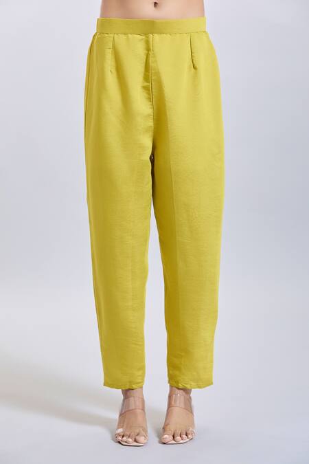 Samyukta Singhania_Yellow Viscose, Organza Embroidery V-neck Kurta Set_at_Aza_Fashions