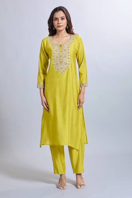 Samyukta Singhania_Yellow Viscose, Organza Embroidery Round Neck Lemon Kurta Set _at_Aza_Fashions