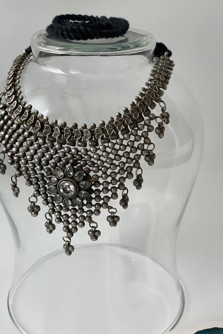 Buy_Studio6 Jewels_Gray Stones Oxidised Floral Necklace And Earring Set _Online_at_Aza_Fashions