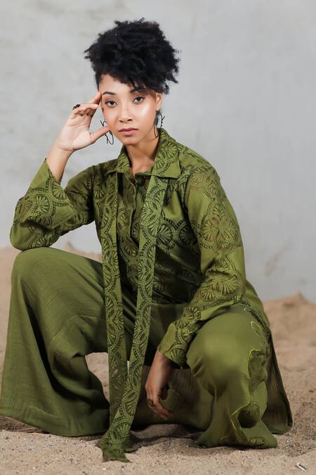 Buy_Coeur_Green Embroidery Collared Shirt Pant Set 