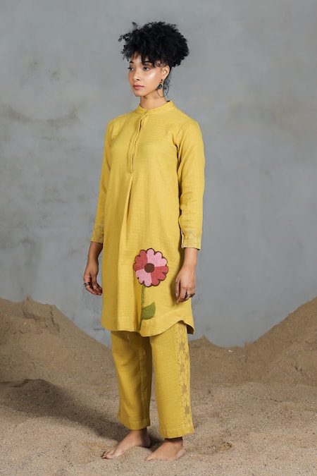 Buy_Coeur_Yellow Cotton Embroidery Collared Organic Kurta Set 
