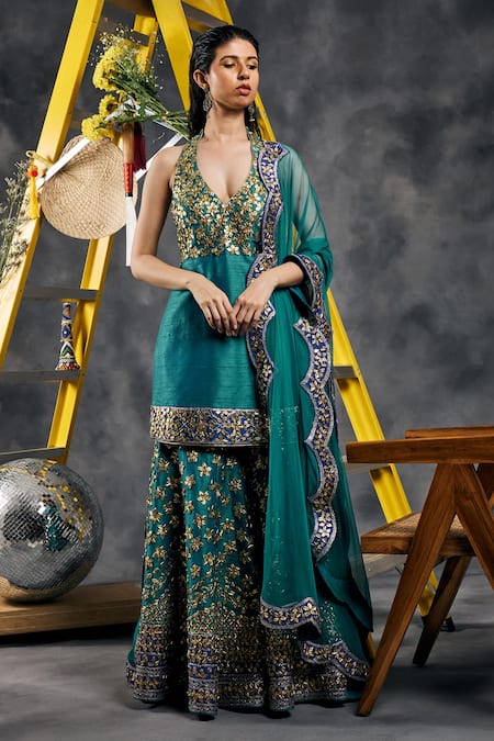 Buy_Vandana Sethi_Green Silk Gota Patti Halter Neck Rama Kurta Set _Online_at_Aza_Fashions