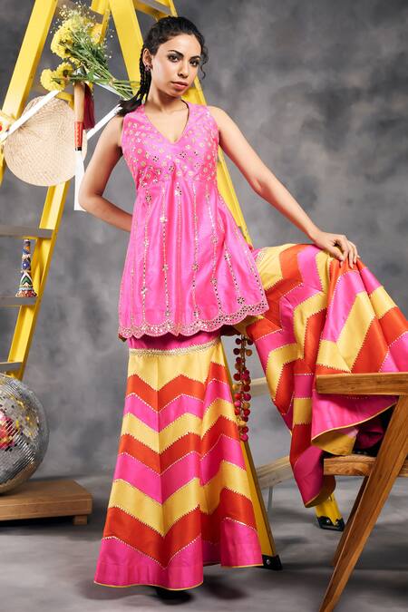 Buy_Vandana Sethi_Pink Silk Mirrors, Pom-poms, Embroidery V-neck Multi-color Kurta Set 