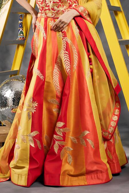 Buy_Vandana Sethi_Red Silk Gota Patti Square Neck Embroidered Classic Lehenga Set _Online_at_Aza_Fashions