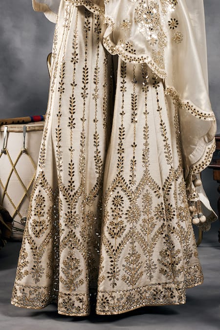 Buy Vandana Sethi Ivory Silk, Satin Mirrors Round Neck Gold Embroidered Kurta Set Buy_Vandana Sethi_Ivory Silk, Satin Mirrors Round Neck Gold Embroidered Kurta Set