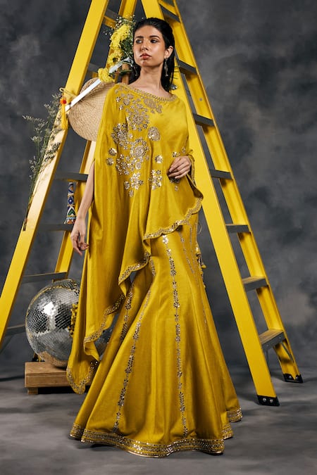 Shop Vandana Sethi Green Silk Tassels, Mirrors Embroidered Cape Lehenga Set Online at Aza Fashions Shop_Vandana Sethi_Green Silk Tassels, Mirrors Embroidered Cape Lehenga Set _Online_at_Aza_Fashions