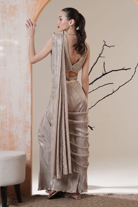 Surabhi Arya Metallic Silver Pre-Draped Saree Set 