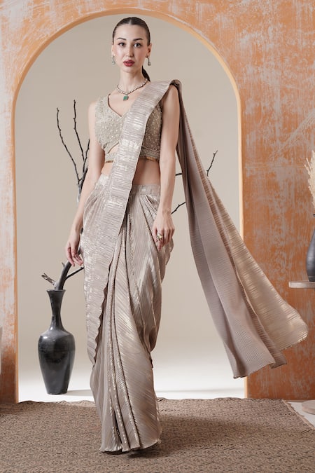 Surabhi Arya Metallic Silver Pre-Draped Saree Set 