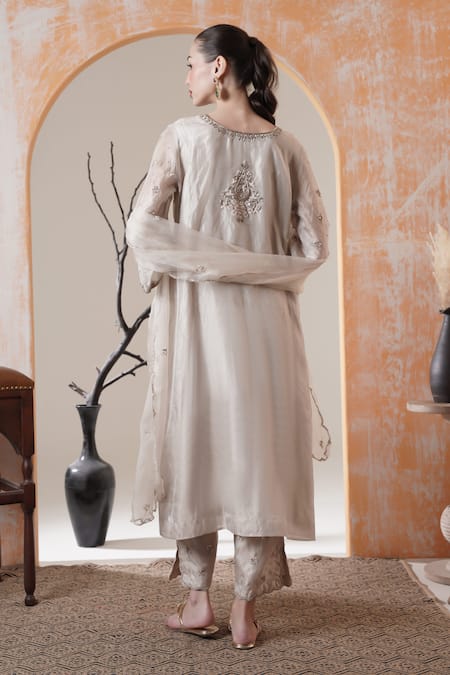 Surabhi Arya Embroidered Organza Tissue Kurta Set 