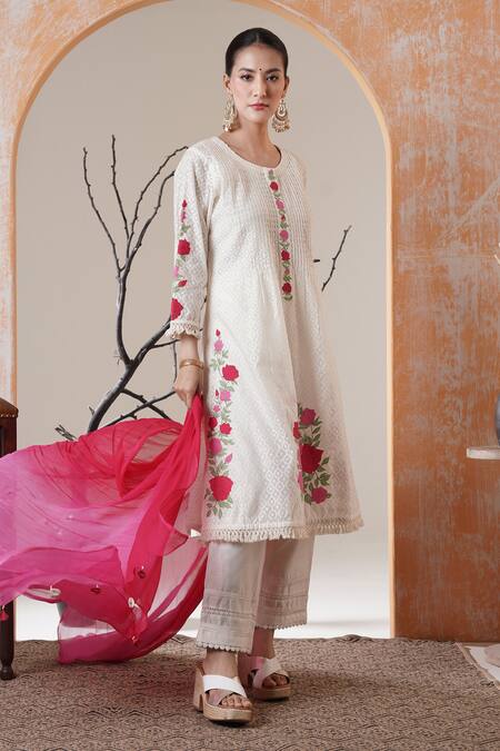 Surabhi Arya White Chanderi Embroidery, Tassels Round Neck Floral Kurta Set at Aza Fashions Surabhi Arya_White Chanderi Embroidery, Tassels Round Neck Floral Kurta Set _at_Aza_Fashions