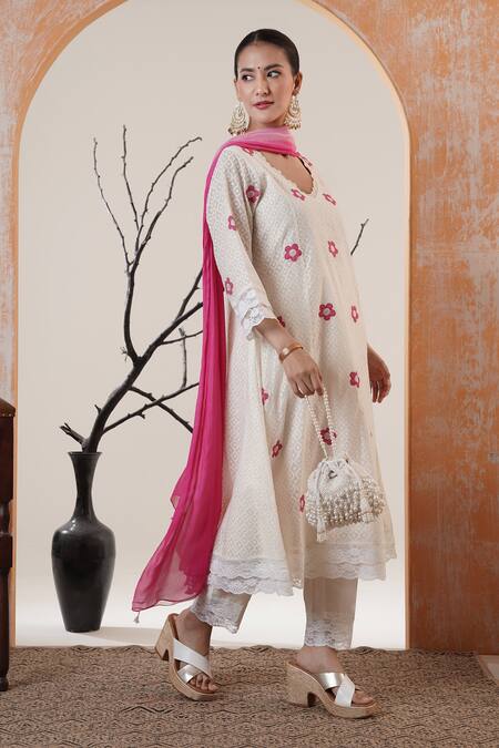 Buy Surabhi Arya White Chanderi Embroidery V-neck Floral Kurta Set Online at Aza Fashions Buy_Surabhi Arya_White Chanderi Embroidery V-neck Floral Kurta Set _Online_at_Aza_Fashions