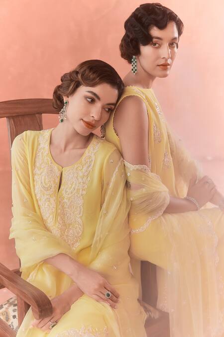 Buy_Summer By Priyanka Gupta_Yellow Georgette, Organza Embroidery Round Neck Asteria Straight Kurta Set_Online_at_Aza_Fashions