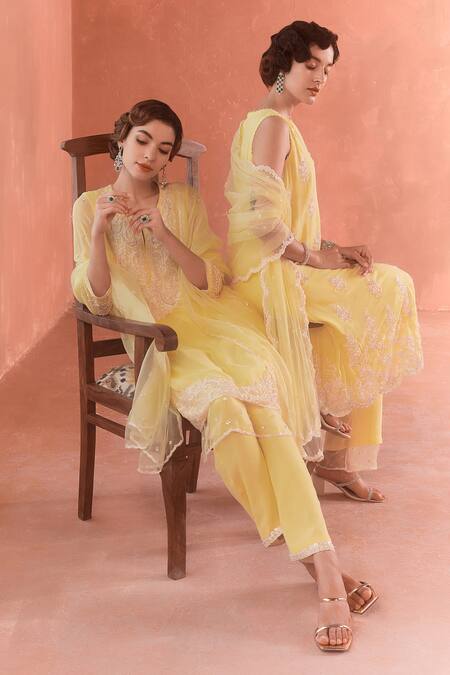 Summer By Priyanka Gupta_Yellow Georgette, Organza Embroidery Round Neck Asteria Straight Kurta Set_at_Aza_Fashions