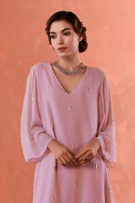 Summer By Priyanka Gupta Pink Georgette Embroidery V-neck Bow Co-ord Kurta Set Online at Aza Fashions Summer By Priyanka Gupta_Pink Georgette Embroidery V-neck Bow Co-ord Kurta Set_Online_at_Aza_Fashions