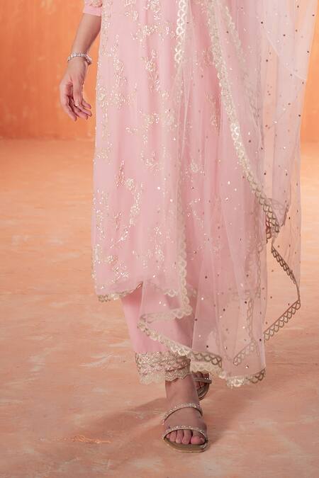 Summer By Priyanka Gupta_Pink Georgette, Net Sequins, Embroidery V-neck Mirella Kurta Set_Online_at_Aza_Fashions