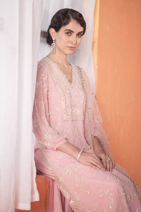 Buy_Summer By Priyanka Gupta_Pink Georgette, Net Sequins, Embroidery V-neck Mirella Kurta Set_Online_at_Aza_Fashions