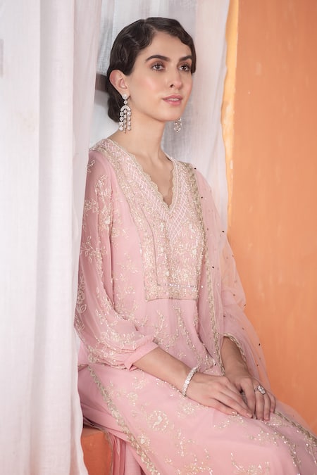 Shop_Summer By Priyanka Gupta_Pink Georgette, Net Sequins, Embroidery V-neck Mirella Kurta Set_Online_at_Aza_Fashions