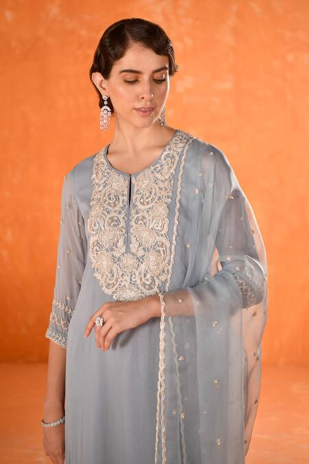 Summer By Priyanka Gupta_Blue Georgette, Organza Embroidery Round Neck Asteria Straight Kurta Set_Online_at_Aza_Fashions