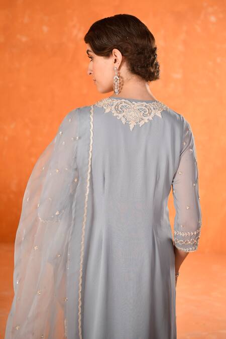 Buy_Summer By Priyanka Gupta_Blue Georgette, Organza Embroidery Round Neck Asteria Straight Kurta Set_Online_at_Aza_Fashions