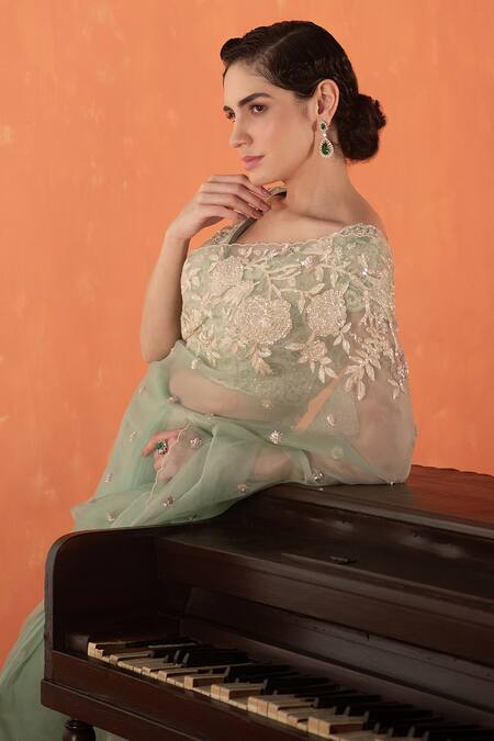 Summer By Priyanka Gupta_Teal Organza, Georgette Embroidery V-neck Sparrow Saree Set_Online_at_Aza_Fashions