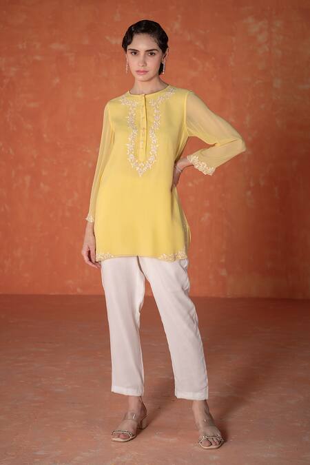 Summer By Priyanka Gupta_Yellow Georgette Embroidery Round Neck Adena Tunic_Online_at_Aza_Fashions