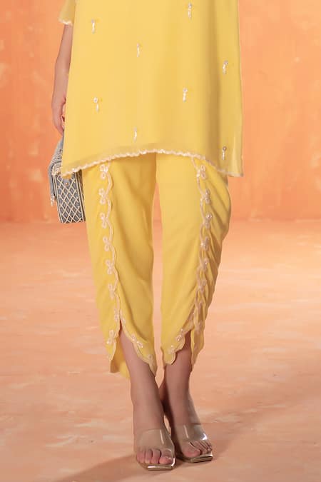 Summer By Priyanka Gupta_Yellow Georgette Embroidery V-neck Bow Co-ord Set_Online_at_Aza_Fashions