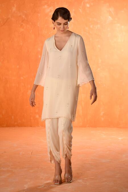 Summer By Priyanka Gupta_Ivory Georgette Embroidery V-neck Bow Co-ord Set_Online_at_Aza_Fashions