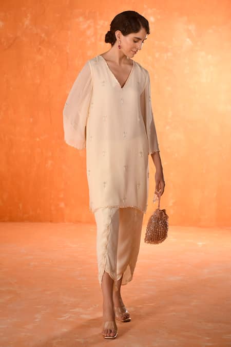 Summer by Priyanka Gupta Ivory Bow Co-ord Set 