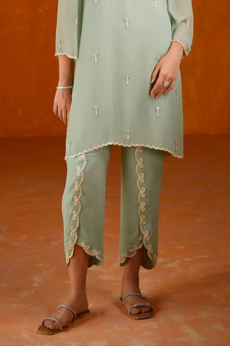 Buy_Summer By Priyanka Gupta_Green Georgette Embroidery V-neck Bow Co-ord Set_Online_at_Aza_Fashions
