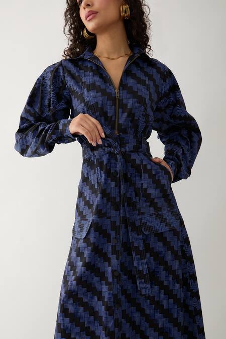 Son Of A Noble Snob Black Cotton Satin Collared Anika Midi Dress With Pathway Print at Aza Fashions Son Of A Noble Snob_Black Cotton Satin Collared Anika Midi Dress With Pathway Print _at_Aza_Fashions